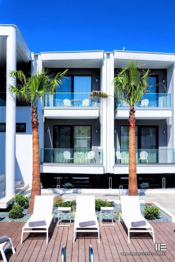 Senso Suites Néa Péramos Extérieur photo