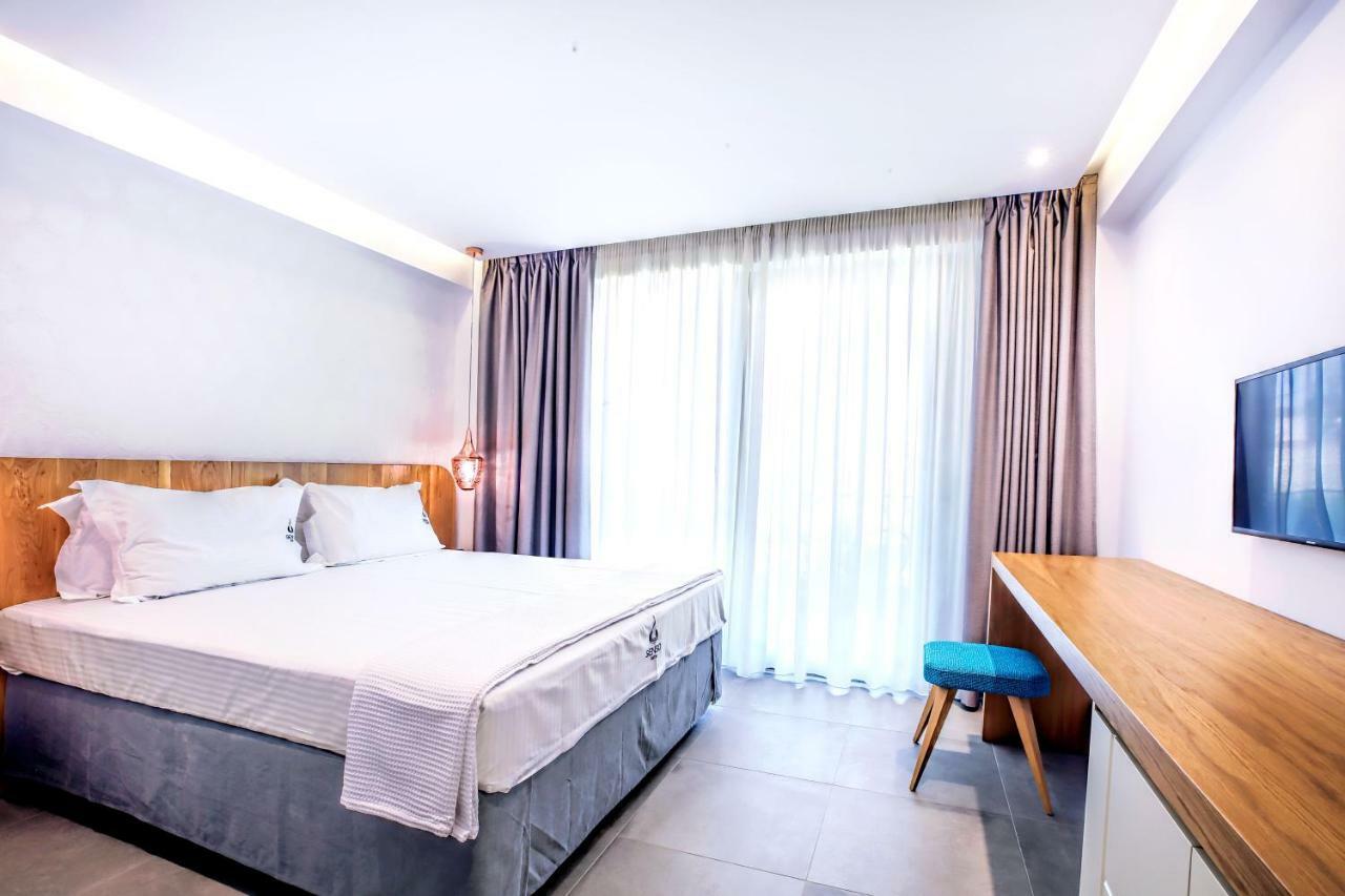 Senso Suites Néa Péramos Extérieur photo